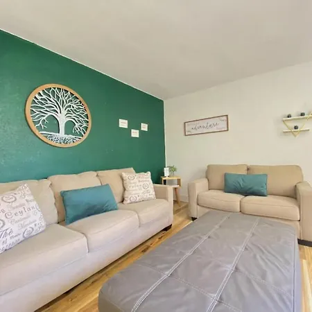 Lively Home Near Downtown, Stadium, Wynwood